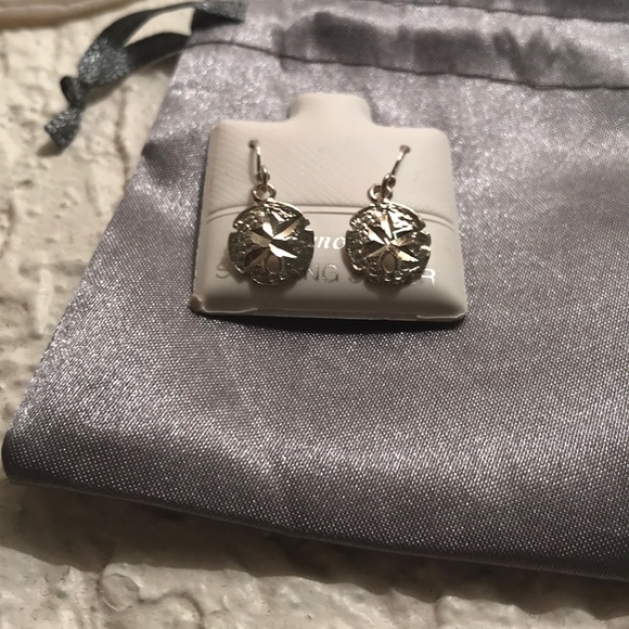 NWT Dainty Silver Sand Dollar Sterling Silver Earrings - Picture 1 of 4